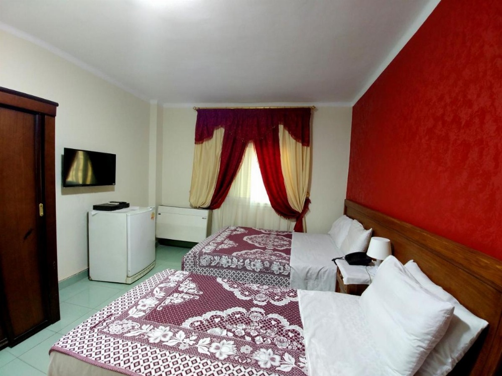 Room image 4